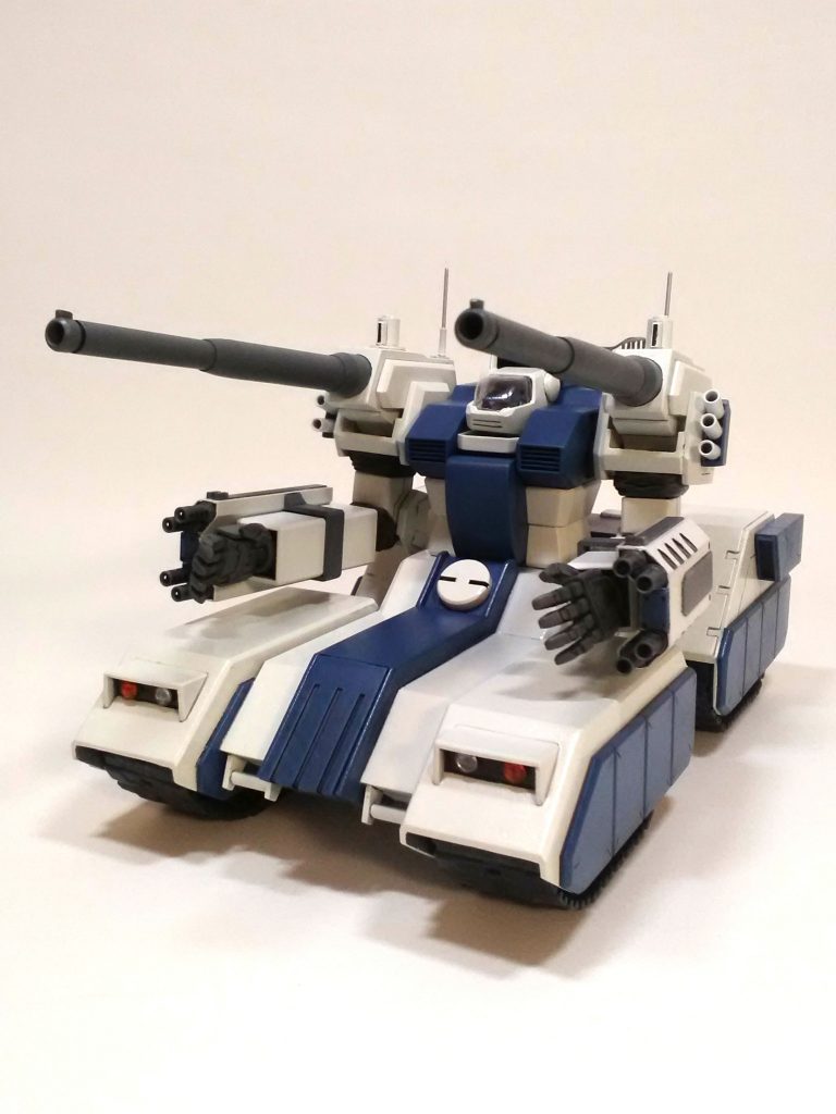 サンダーボルト外伝の低重心とガッシリした所を目指しアレンジして完成しました。 