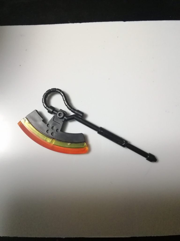 ヒートホークの刃先には、リアルタッチマーカーのオレンジを塗って発熱してる感じに仕上げてみました。