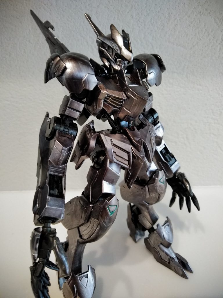 筆塗りのムラは鉄血機体だと汚れのようで味が出ます←技術不足の言い訳