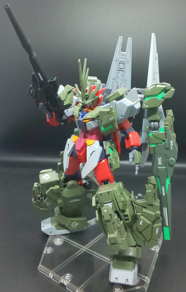 こちらは眠れる獅子(通常)モード。主兵装は、ビーム・マグナム【アルデルフ】です。一撃で相手を破壊出来る程の威力があります。