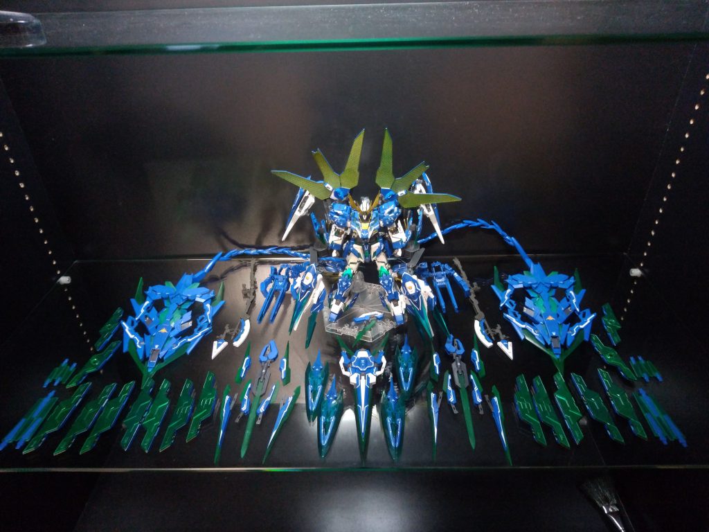 各武装GNソードⅥ、アームドアーマーSDE×2、アームドアーマーBS,VN×2、ビームランス×2、GNソードⅤ×2、GNソードビット類×16、Cファンネル×14、サイコプレート×16