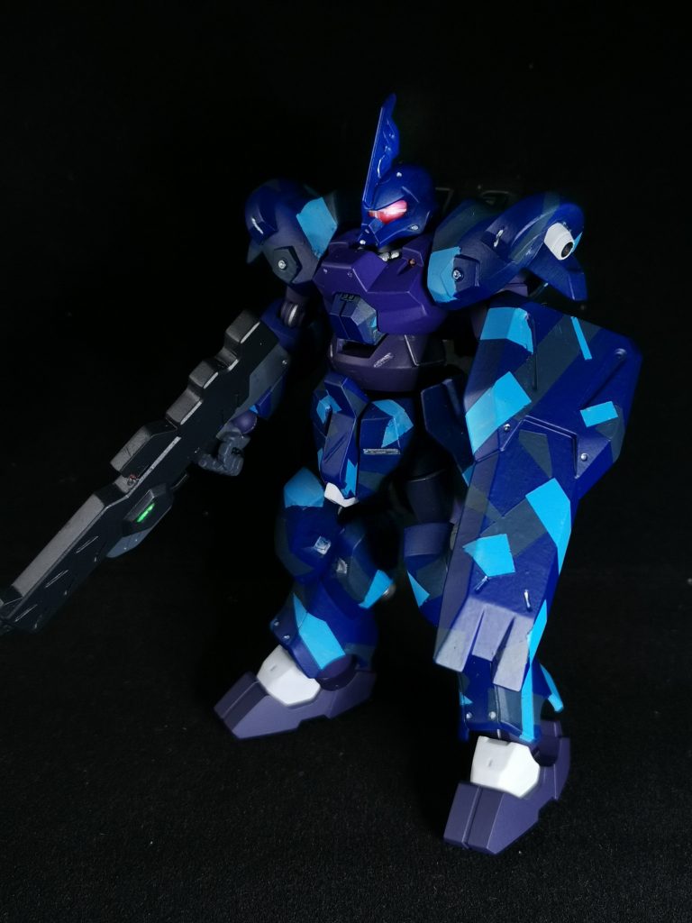 塗装はいつものごとくオール筆塗り、最後につや消しクリアーでコートしております使用カラー（全てMr.ホビー） 水性カラー　　　ブルー、インディブルー、ダークブルー、つや消しホワイト、　　　パープル、ニュートラルグレー、クリアーレッド、シルバー、　　　ダークグレー（フィールドグレー1）、つや消しブラックアクリジョン　　　蛍光グリーン