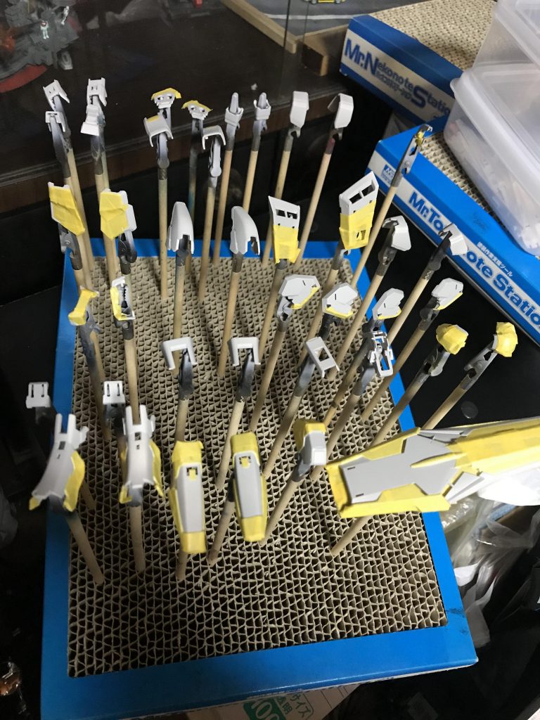 塗装は、かなりマスキングして塗り分けしました＾＾；