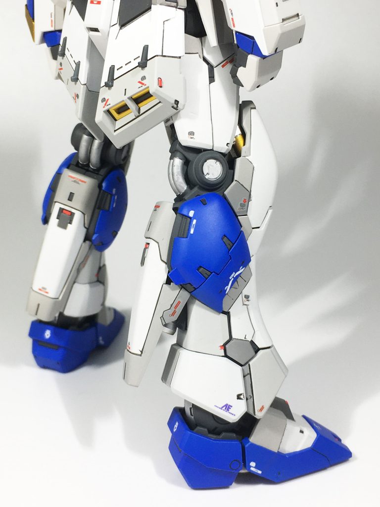 足首上に小さくAEのロゴを入れているのがポイントですw