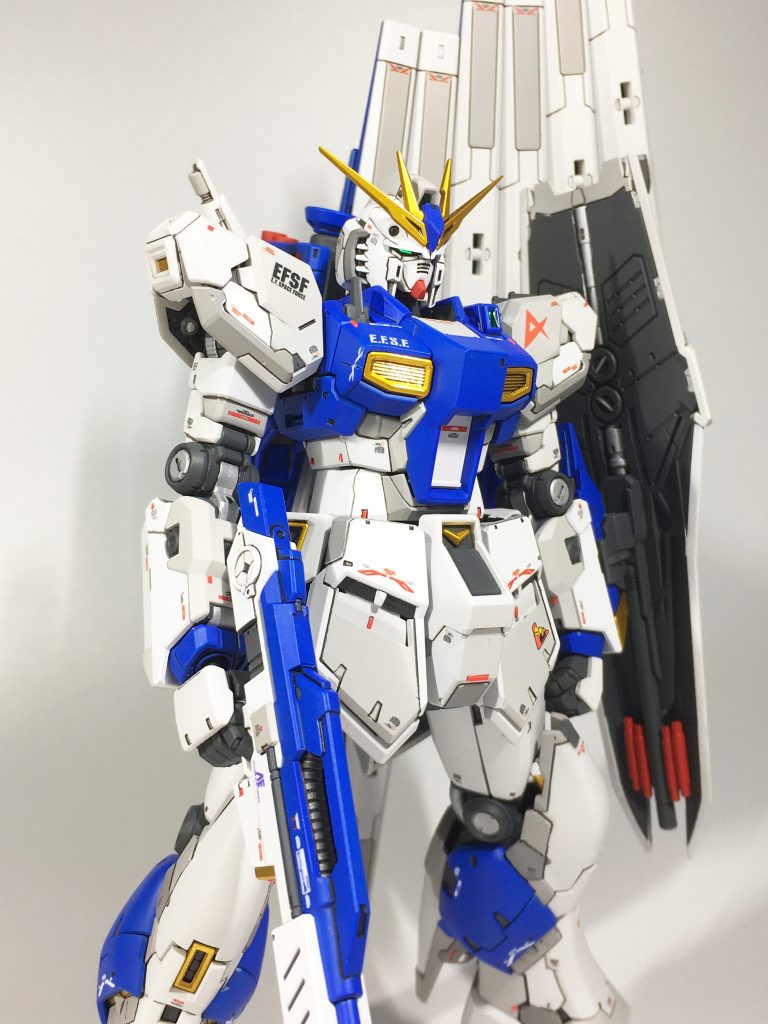 センサーはラピーテープ+UVクリアジェルで。上手く撮るのが難しいですが、綺麗に光りますね。