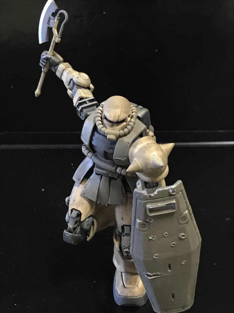 アスくん、劇中では不良者でしたが… 新兵でいきなりザクでオデッサの激戦に参加して、機体がボロボロになりつつも生き残り、命からがら敗走を続けていたのですよね。きっと戦争の狂気の中で、若者には仕方のない事だったのでしょう。悲しいことです。