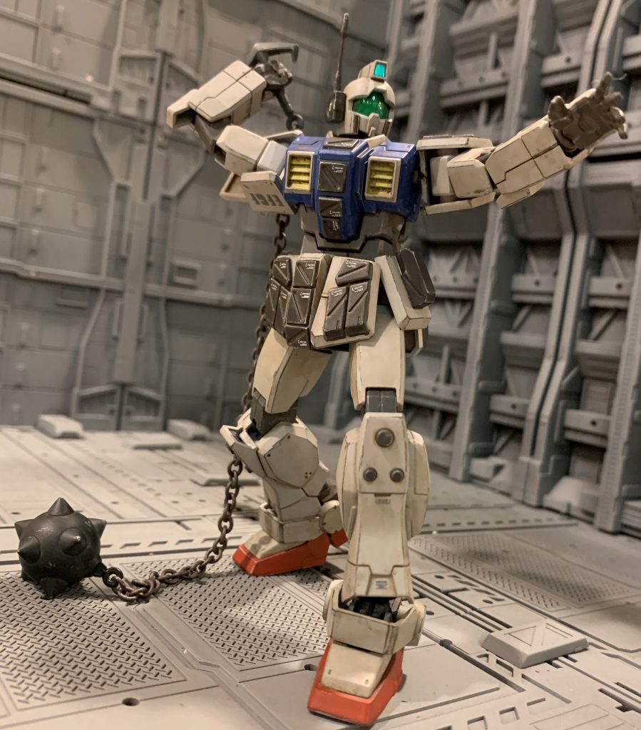 ハンマー投擲のポーズって参考になる画も少なく、難しいです。ハンマー自体はチェーン部が金属製でかなり良い質感です。HGUCではガンダムG30バージョンにしか付属しておらず、現在はスターターキット2としてしか入手できません。