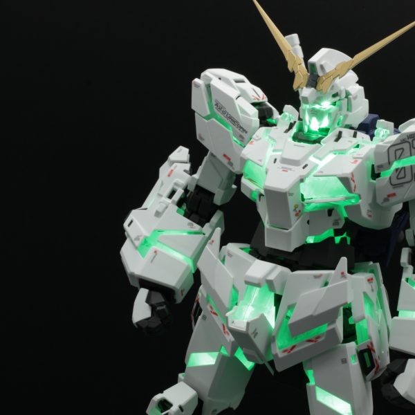 MGEXユニコーン　艶消し、水転写デカール貼り付け