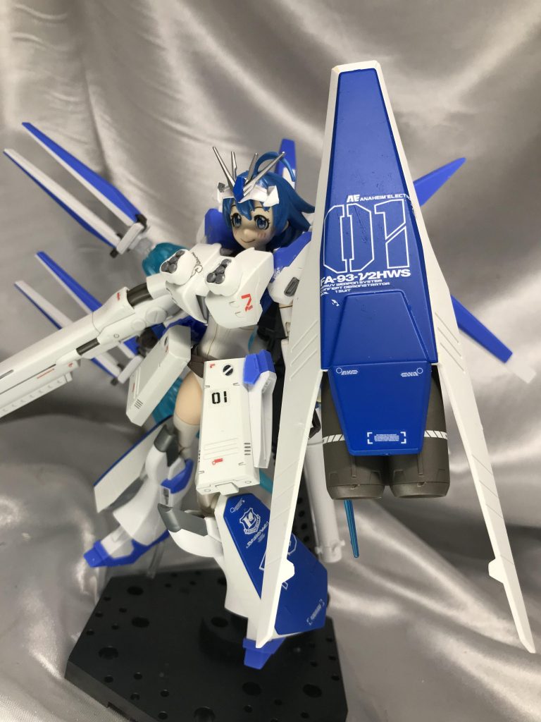 シールドもカラーが変わると印象変わりますね。定番（？）のアーム保持で負担なく構えられます。やはりHWSはシールド越しの横顔が最高に好きです（＊゜ー゜）