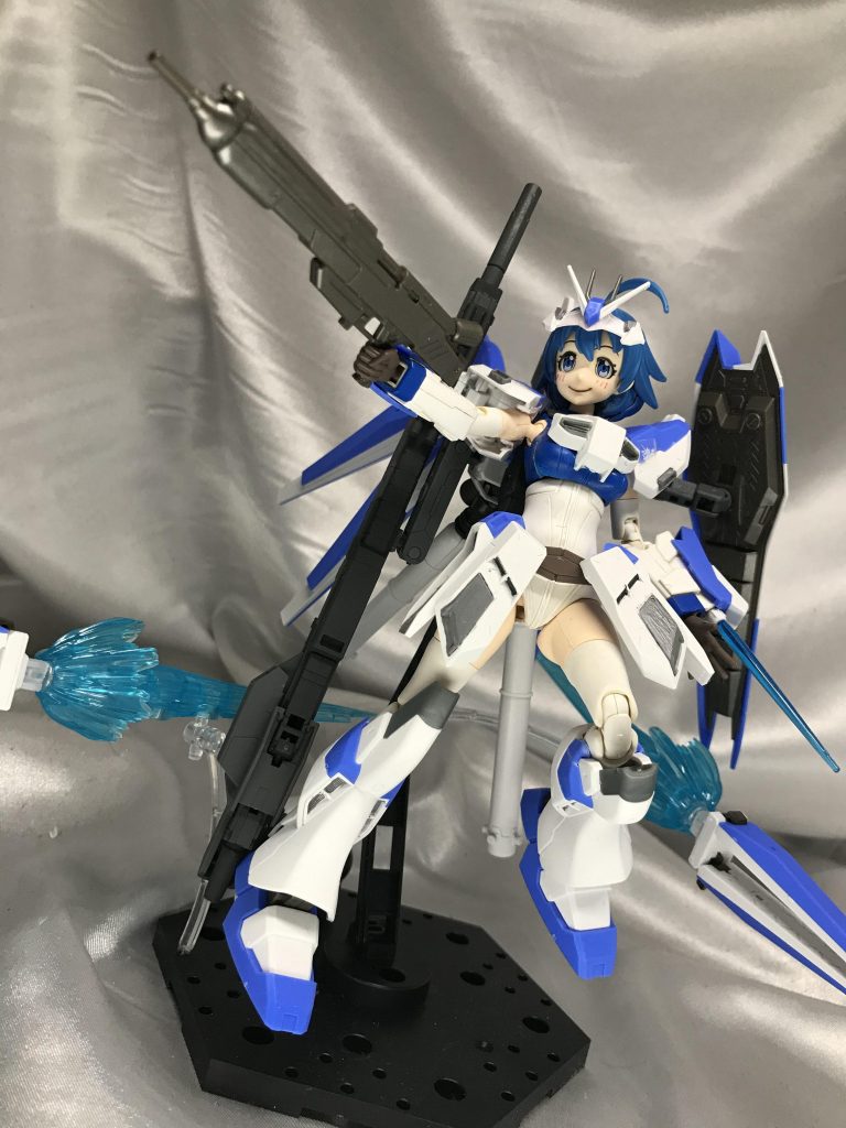 武器は一般的なビームライフル。今回はバズーカはナシで、展開状態のフィンファンネルをジェットエフェクトで再現してます。