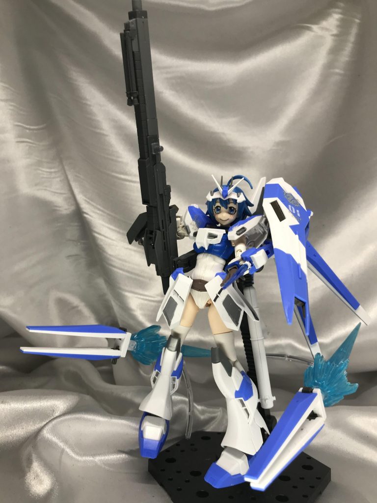 元々の製作動機がHiνガンダムを作りたいというより”メガバスーカランチャーを装備したHiνガンダムを作りたい”だったので、作る過程が楽しいのは言うまでもないですが、完成品を眺めても物凄く満足しました。