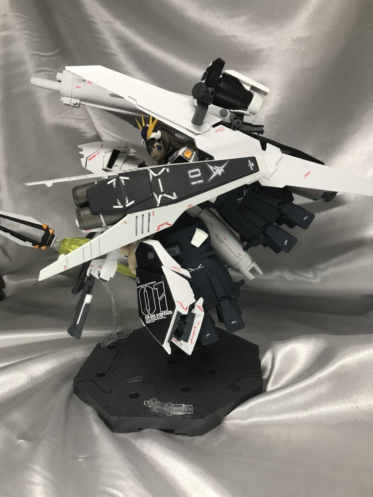 真横。この素晴らしきボリューム!装備一つ一つにインパクトを持たせたかったので、MGのHWSを装備させました。