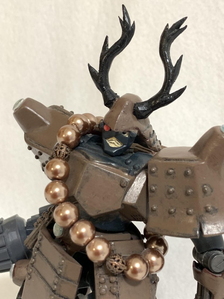 ゲーム「戦国BASARA」より、本多忠勝をガンプラをもとにセミスクラッチしました。制作から10年以上経ち、流石に今見返すと工作に粗さが見えますが、当時の勢いとノリには我ながら感心します（笑 