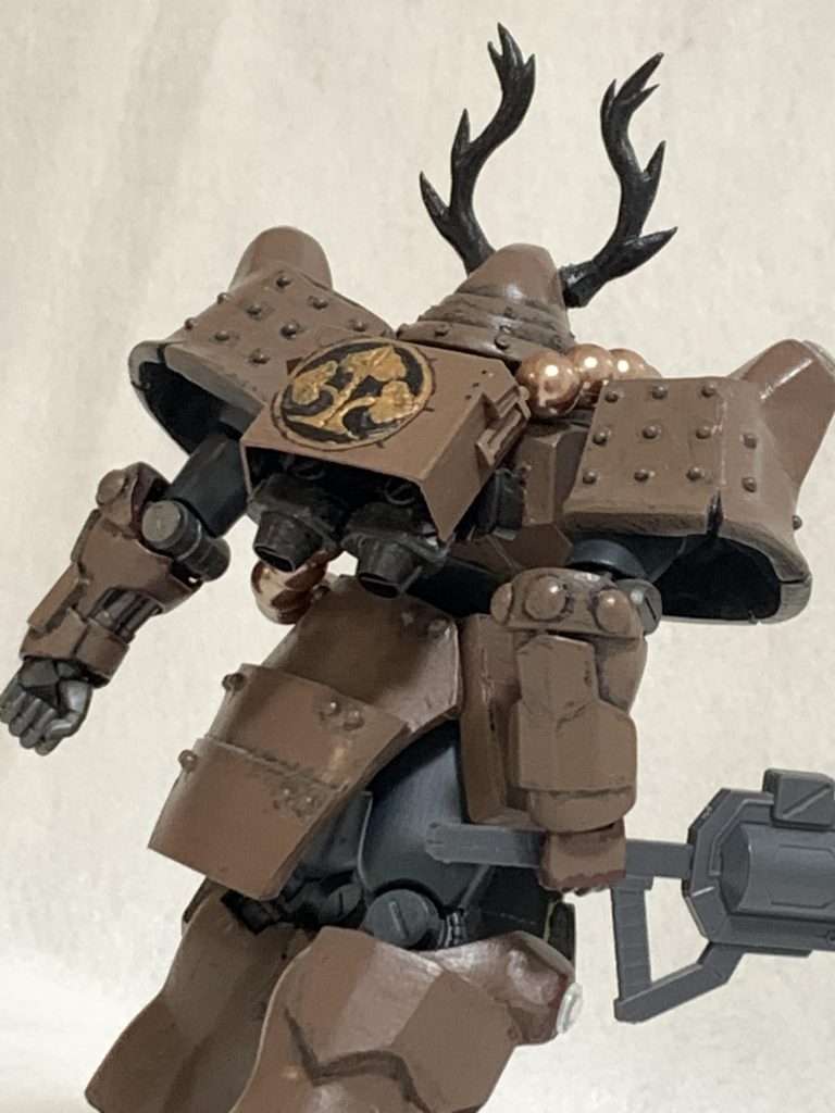 バックパック（？）は城のカタパルトから射出されるときの展開状態にしました。本田家の家紋が誇らしげ。 