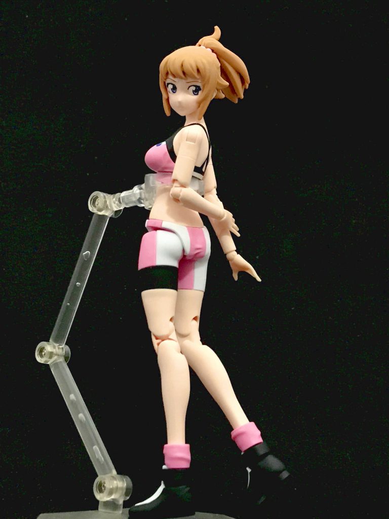 スネの合わせ目だけは消しました。