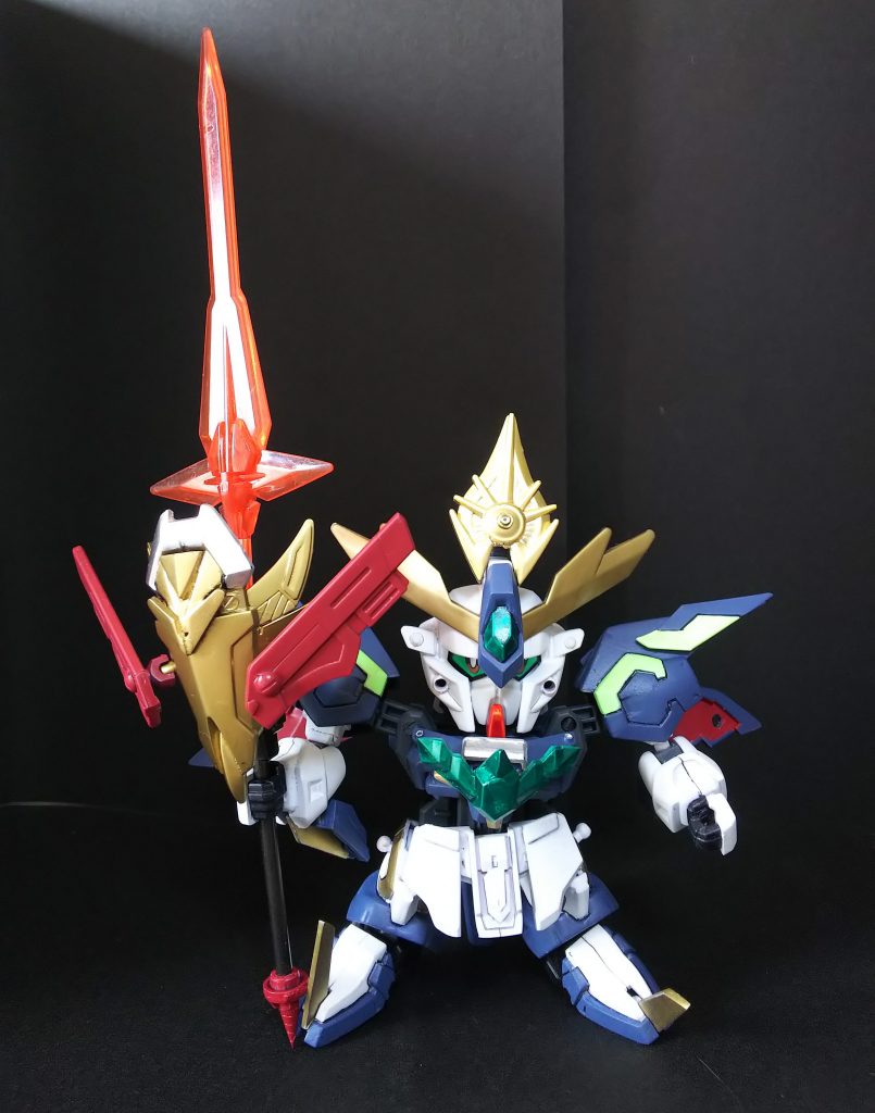 キングモード！頭の後ろからパーツを起こし、剣を合体 胸にパーツを取り付けます。