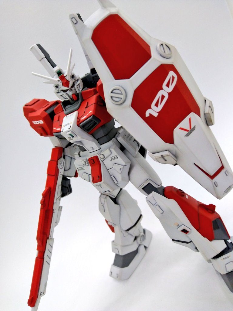 追加参考画像。シールドにはアルケインのパーツとマルイチモールドを貼りつけました。