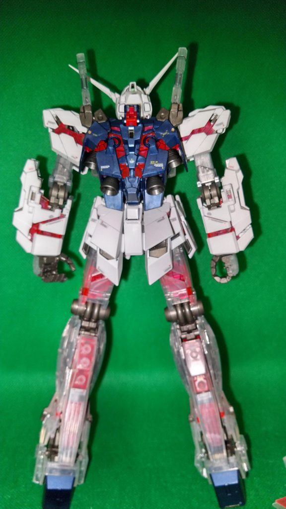 もちっと展開状態の装甲に保持力があれば良かったのに(゚ー゚*)全身確認してオプション取付可能位置を確認しつつ脳内でプラ板加工(実現するとは言っていない)