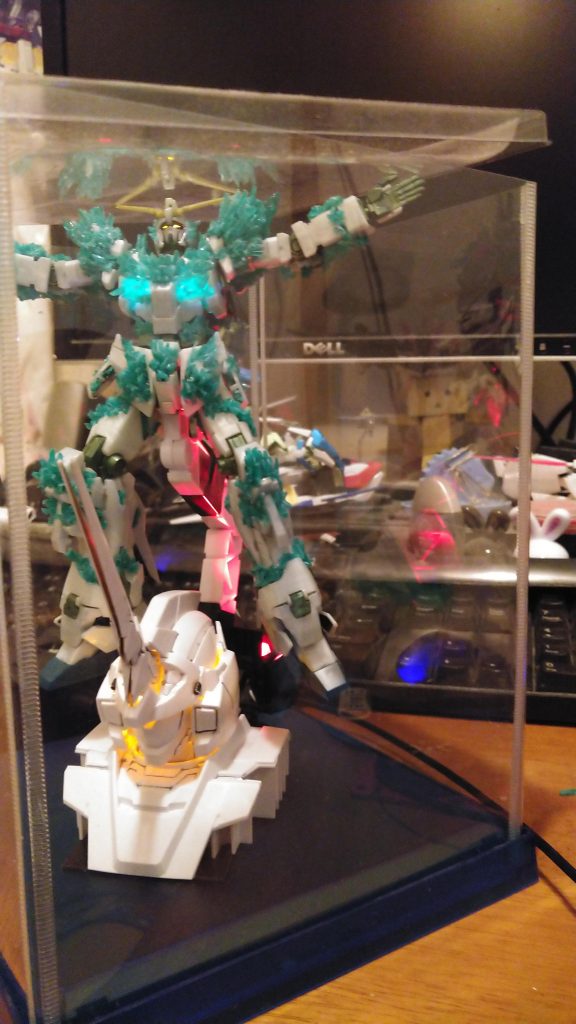 因みに高さを最低まで下げてもケースの蓋が閉まらない不具合が( ω-、)