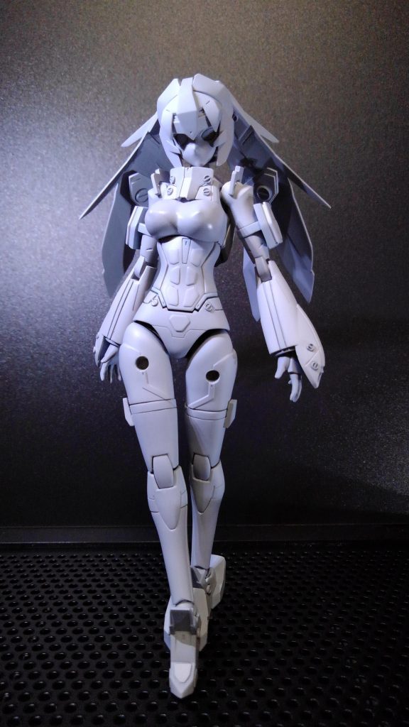 サフ吹き後モデル立ちをさせたくて、足首をBJに変更して、立たせる為に足裏に磁石を仕込みました。BJに変更した都合上、結果的に脚がちょっと長くなってます。