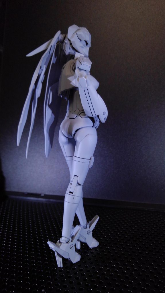 HGGB:Rモビルドール・メイさん、作っていて、素敵な所をいっぱい見つけましたが、特にお尻の造形が素晴らしいとおもいます。Twitterで製作進捗(という名の失敗とリカバリの記録)を呟きながら製作していたり、別アングルの写真を載せているので、もしよかったら見てやってください。ご覧いただきありがとうございました！