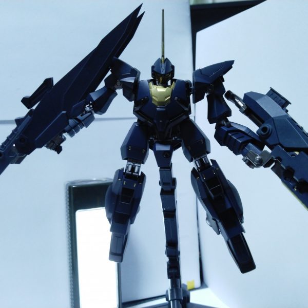 黒い……バーザム……！？