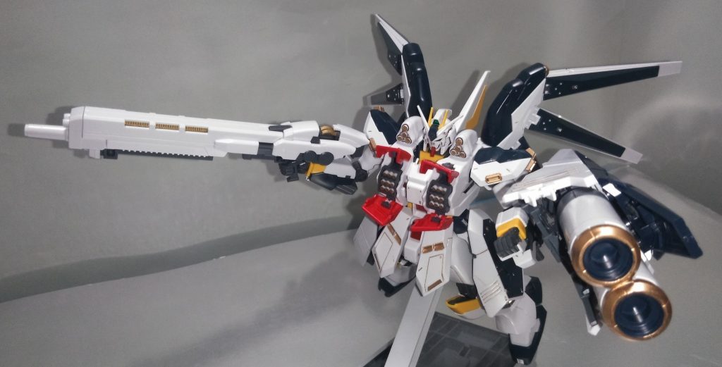 盾のメガランチャーは、RGの盾の内側が無いと接続出来なかったので他のキットのパーツを流用しました