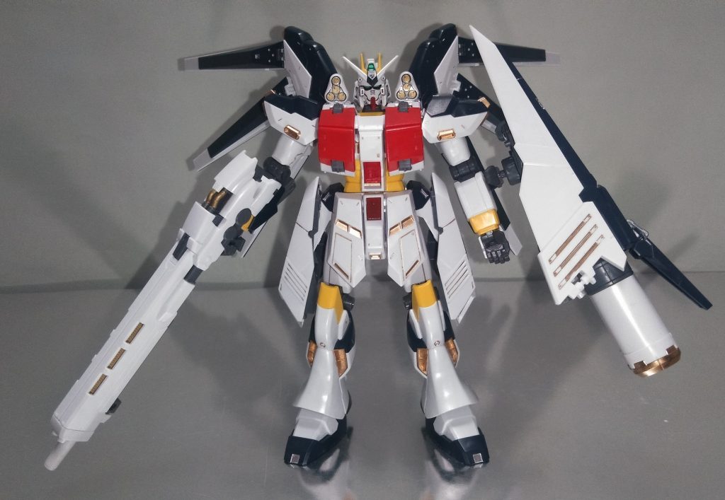 RGとつなぐ突起を切断したり、足のパーツはどうやっても無理だったので腰に移植。