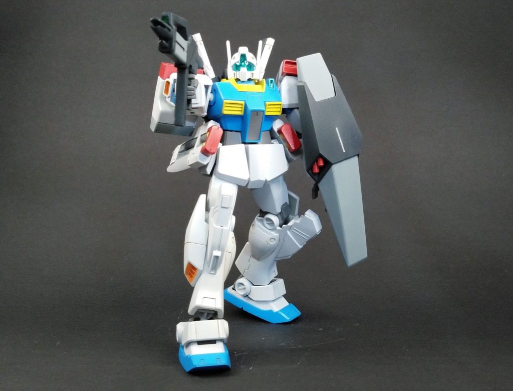 味方機の牽制射撃で停止した敵を強力なライフルで狙い撃ちます。