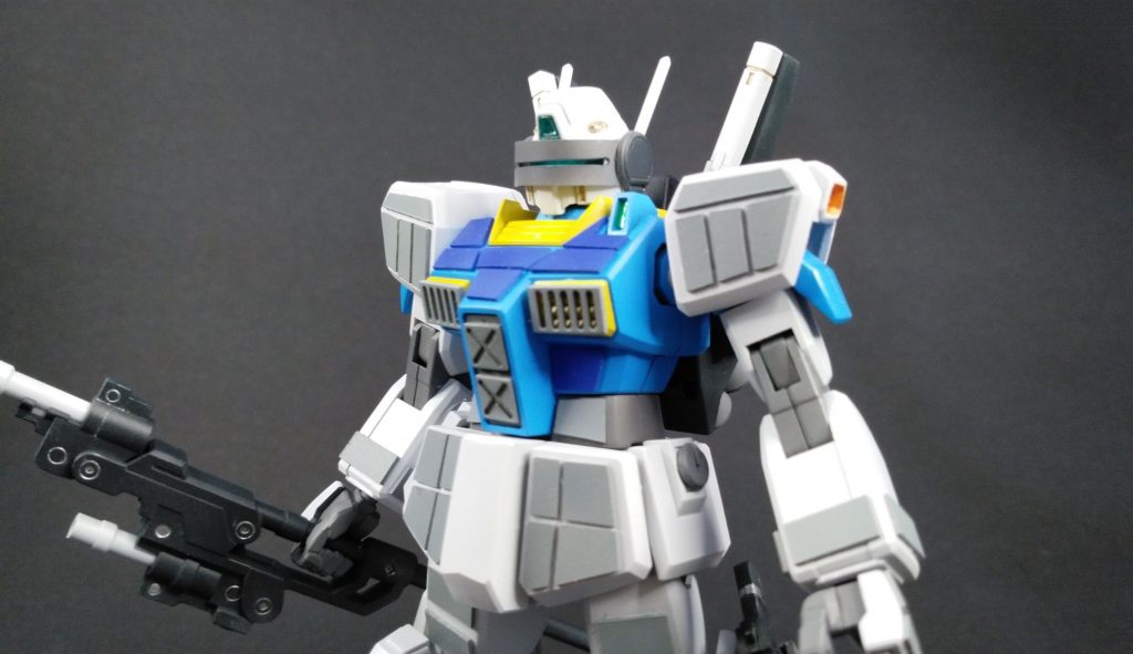 ウェラブルアーマー(グレー部分)はダクトとコクピットは市販パーツを加工。それ以外はプラ板です。スリットからチラ見えするバイザーのグリーンとダクトのイエロー。