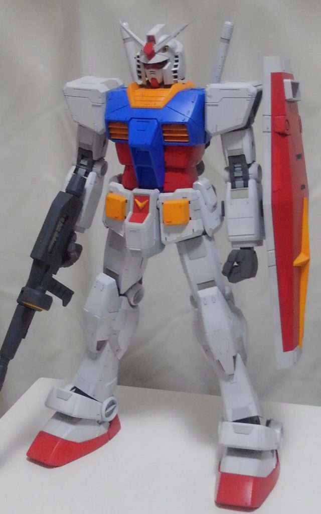 塗り分けと墨入れが終わって、いよいよデカール貼り+つや消しコートで完成です。作業中マークセッターのつもりでMr.セメントSPをパーツに塗るという事故が!(ドン引き