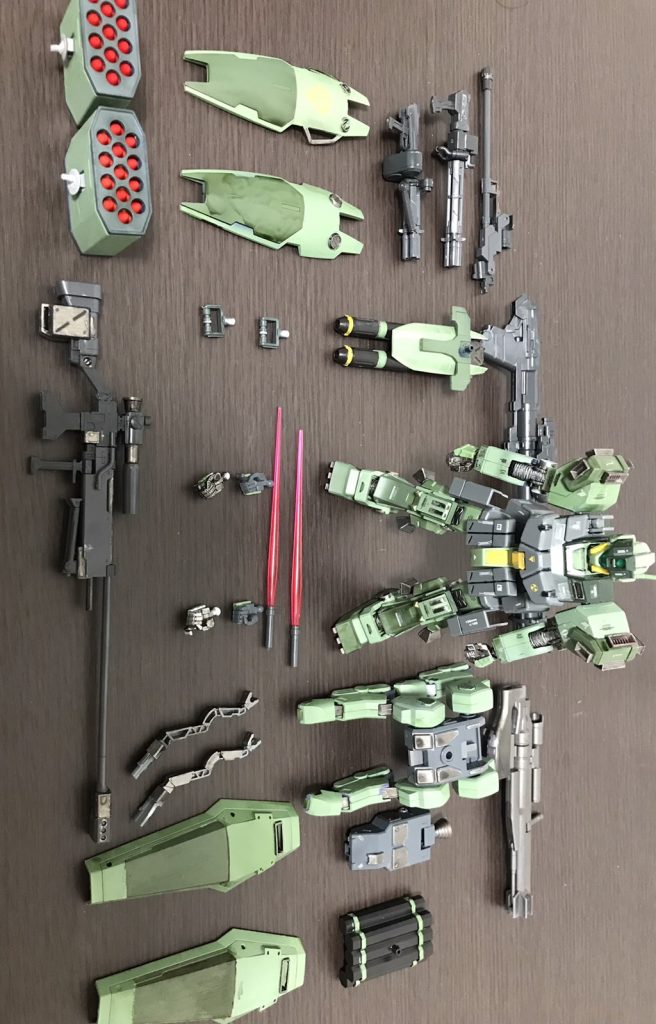 こういう機体なら載せなければならない画像。フルアーマーガンダムをそのまま使うのはアレなので、オリジナリティを出すために腕のシールドをジムのものにしたり武装をマシマシにしてごまかしました。