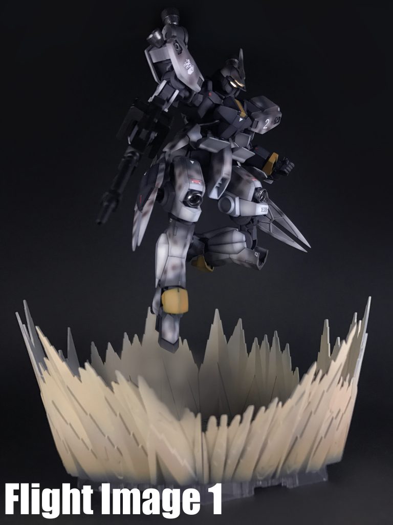 2機の「燕」は名称のみならず、多くの共通点がある事から、「シュヴァルベグレイズ」は「Me262」をイメージして作られた機体だと伺い知れます。画像のベースはフィギュアライズエフェクトの「オーラエフェクト」を使用しています。※編集でアクションベースの支柱を消しています。