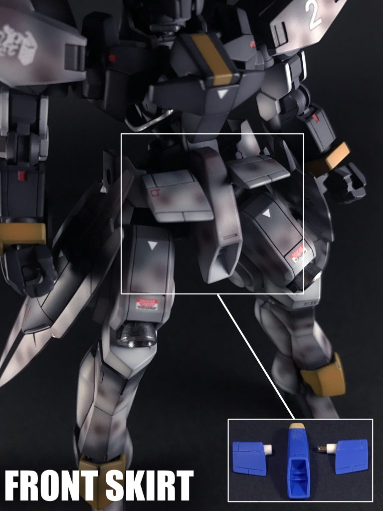 フロントスカート部は一体成型パーツで無可動だった為、切り落としてプラ棒と真鍮線で可動軸を与えています。