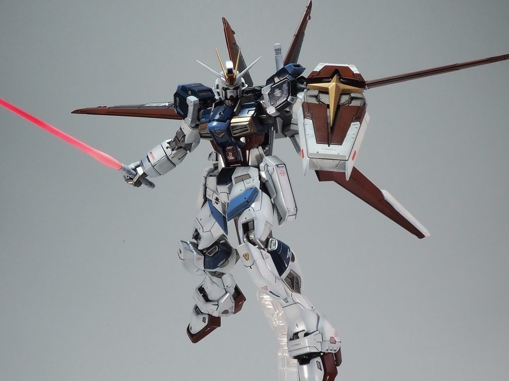 サーベル用に握り手にダボがあるのが地味に助かります。ポロリしないし根本までズレることがないので。