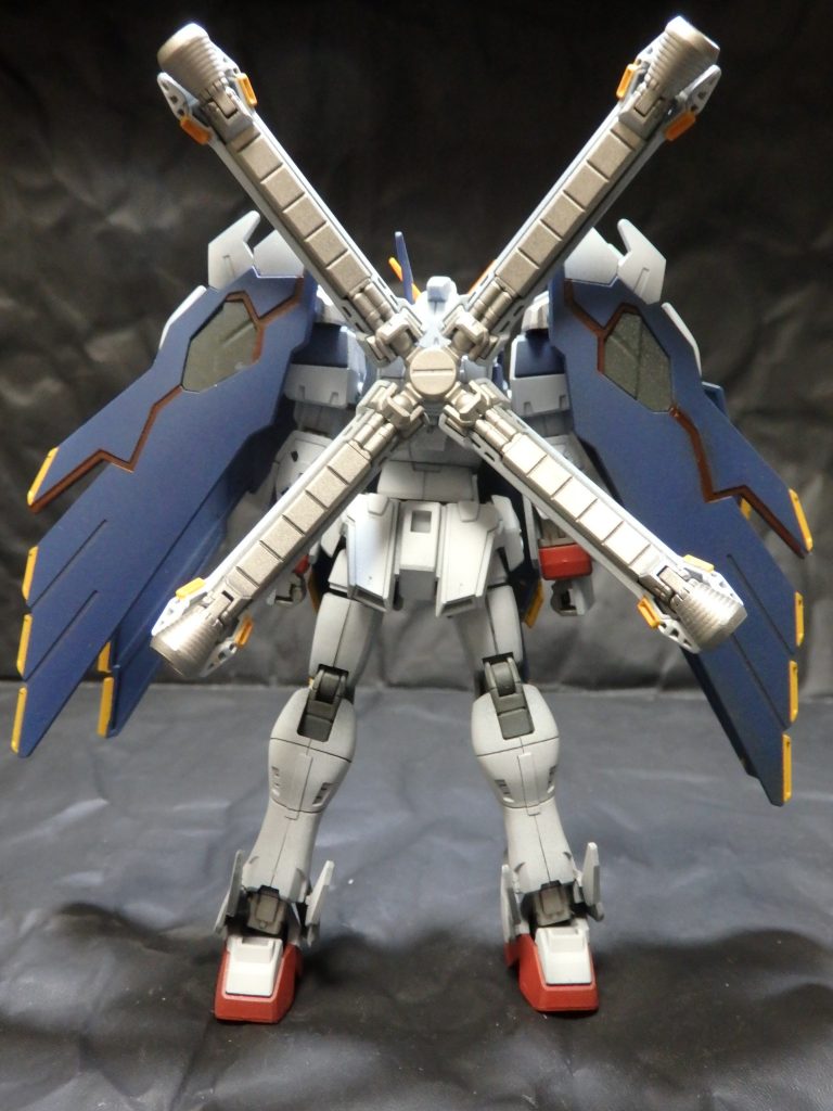 説明書に記載の武装は以下の通り。頭部バルカン砲、胸部バルカン砲、ビーム・シールド/ブランド・マーカー、ビーム・サーベル、ヒート・ダガー、ザンバスター(ビーム・ザンバー/バスターガン)、ピーコック・スマッシャー、ムラマサ・ブラスター、スカルヘッド、フルクロスユニット