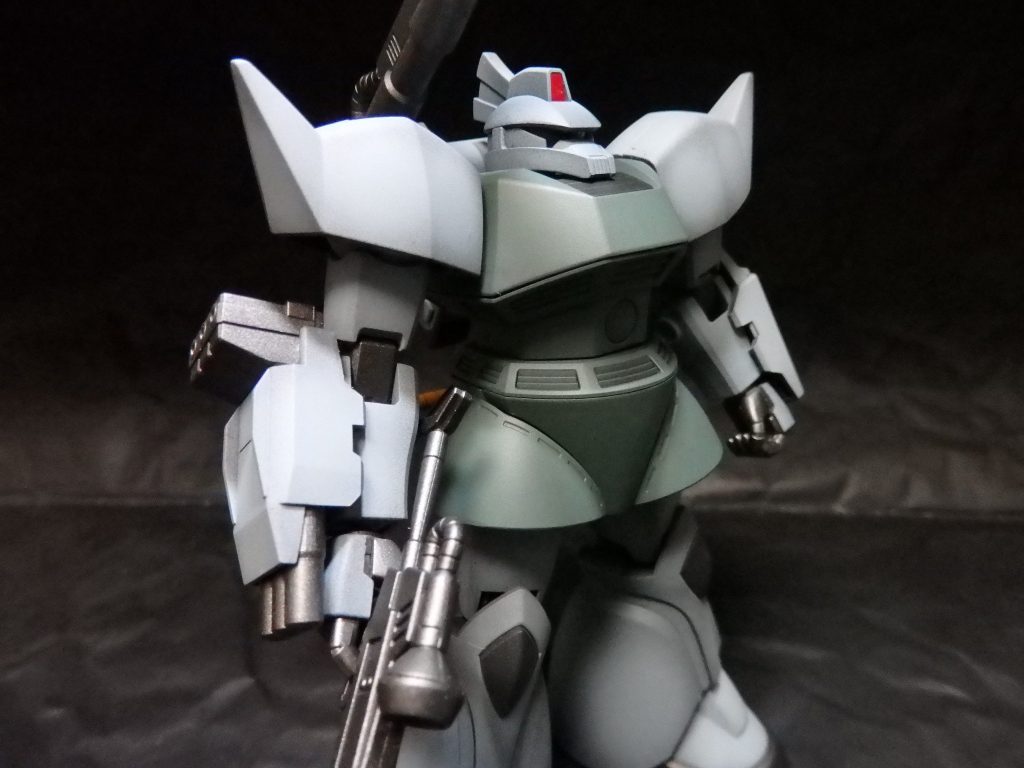 ガンプラブームの頃、旧キットのMSVゲルググキャノンを作った記憶があります。肩(脇?)の構造が独特で、子供ながらにガンプラが改良されていくのを実感して、大人達が頑張ってくれているんだな、と思いました。まぁその後すぐ、ガンプラから離れちゃうんですけどね。