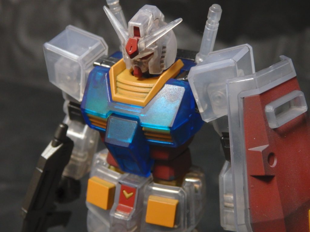 『クリアパーツを活かしつつ、全体的には渋目に』の方針で制作しました。クリア部分は、パーツ裏表ともスミイレしています。スミイレ:タミヤ スミ入れ塗料(ダークブラウン)クリア以外の部分は、いつもの塗装です。下地塗装ベース・グレーのようなもの:色々まぜました本塗装(ちょっとグラデーション)赤 :Mrカラーの赤と黒黄色:Mrカラーの黄色と赤黒 :ガイアカラーのスターブライトアイアン全体につや消しクリアーを吹いてます。