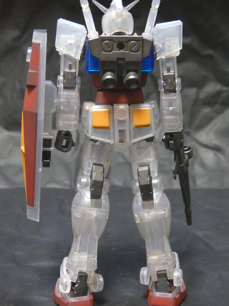 武装は下記の通りです。■ビーム・ライフル■ビーム・サーベル(柄のみ)■シールドビーム・ライフルが大きくて存在感があります。FGのライフルはペラペラでがっかりした記憶がありますが、EGは良いですね。ただしスコープ裏は肉抜きされています。