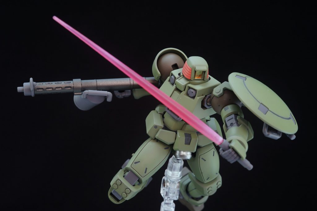 ・ビームサーベルシールドに2本備え付けてあるサーベルですね。アフターコロニーのビームサーベルは中の人が違うと