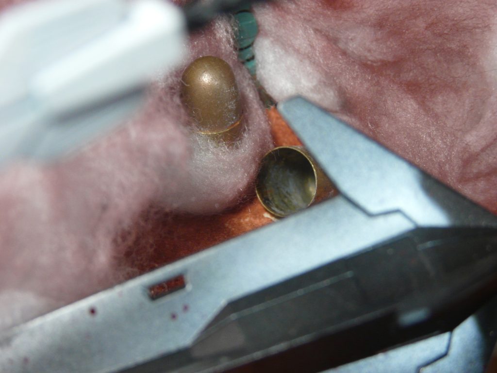 　ほぼ見えないとこにある９ｍｍ実弾の火薬抜き&空薬莢。ミカをイメージしててきな　ミカが使ってる銃が９ｍｍかわからんけど　ほんとそういうとこだぞ