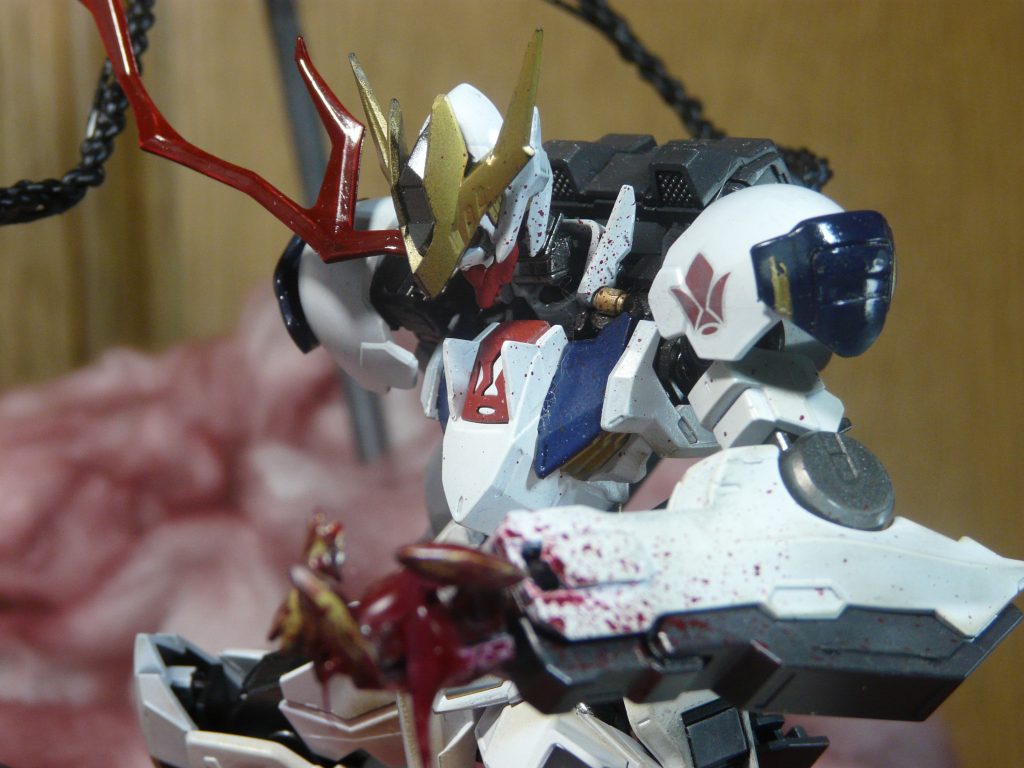 お顔　ツインアイをもっと怖い感じにしたかったけど今の技量じゃかないませんでした。次の課題ですね。