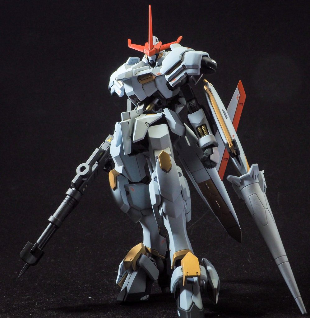 スリム化しているのでこんなスタイリッシュなポージングも。