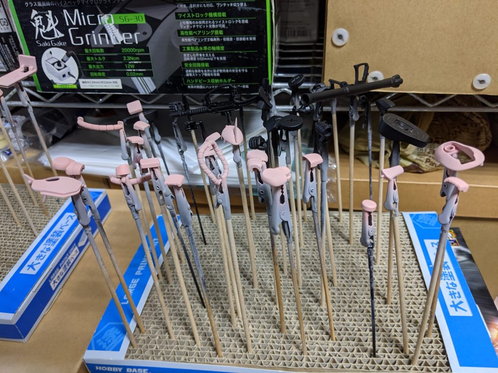 NAZCAのピンクサフで下地。旧アニメ版ならこのままでも通用しそーなくらい、良い発色。