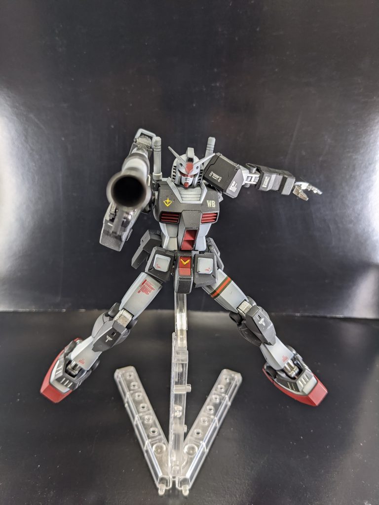 お次はハイパーバズーカ❗しかしリバイブはポージングが自由自在です❗