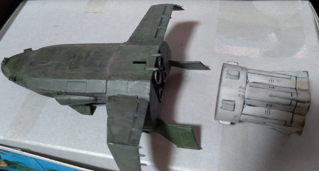 裏面は地面に近いと思うので砂系のフィルタリング。IGLOOのコムサイみたいになりました。裏側もそれとなくスジボリを入れています。