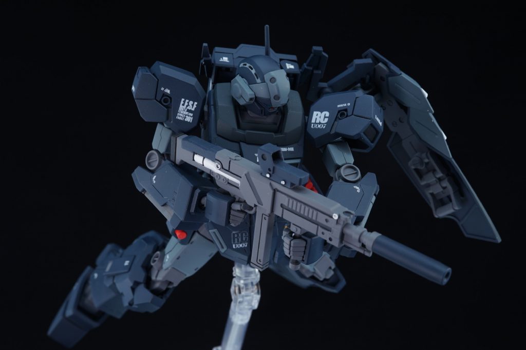 ・ビームライフルビームライフル自体もアサルトライフル的な感じで単射も連射も3点バーストもできる特殊部隊仕様っぽいのがいいですね♪今回は本体に使用している色で塗り分ける事で