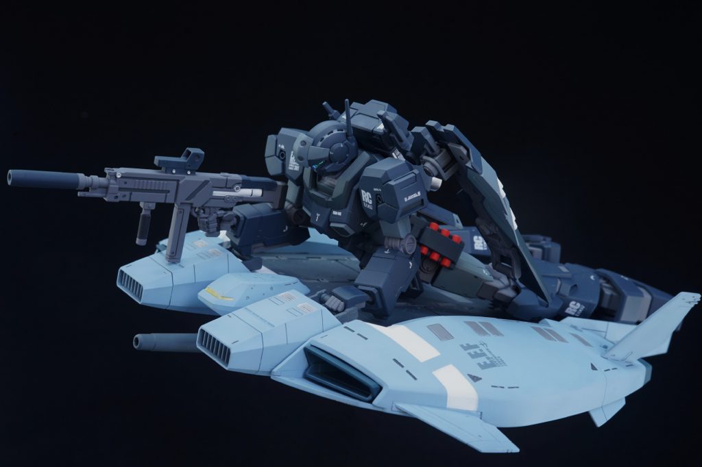 ・ジェスタとジェスタを伏臥姿勢で載せてみました。つま先を開く感じにすると綺麗なプローンになりますよ!