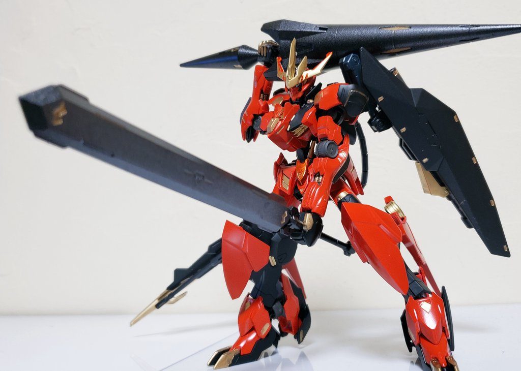 武器はゼルトザームから拝借したランスとランチャー、ソードメイス。&nbsp;