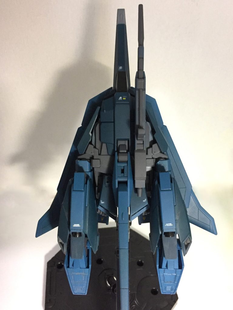 ■WR形態上面ブルーを基調としたカラー。写真の加減で暗く見えてしまう部分もあるのですが、洋上迷彩としてはちょっと濃くなってしまった。